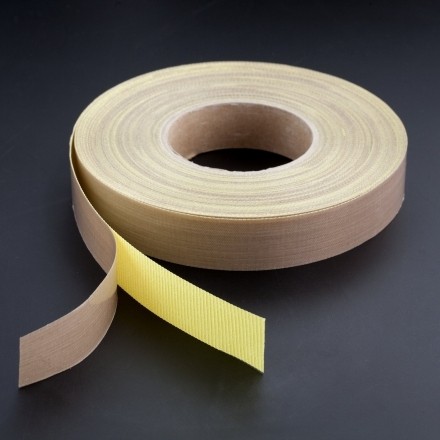 Standard Transparent Adhesive Tape at low cost, 0,63 €