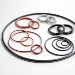 Encapsulated silicone gaskets with FEP